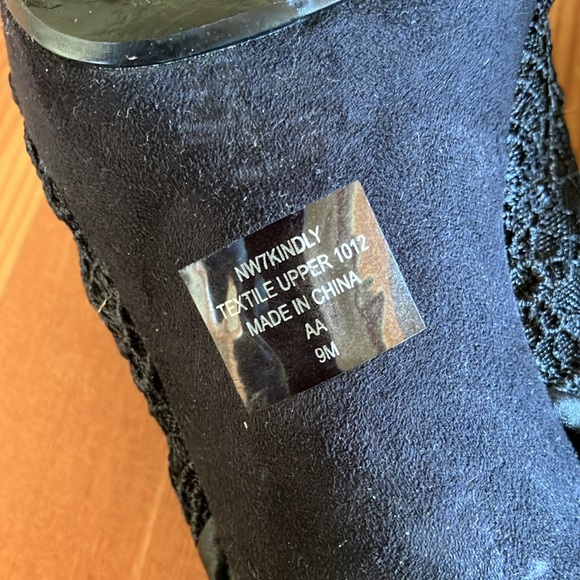 Nine West Lace Heels Size 9 - Picture 6 of 7